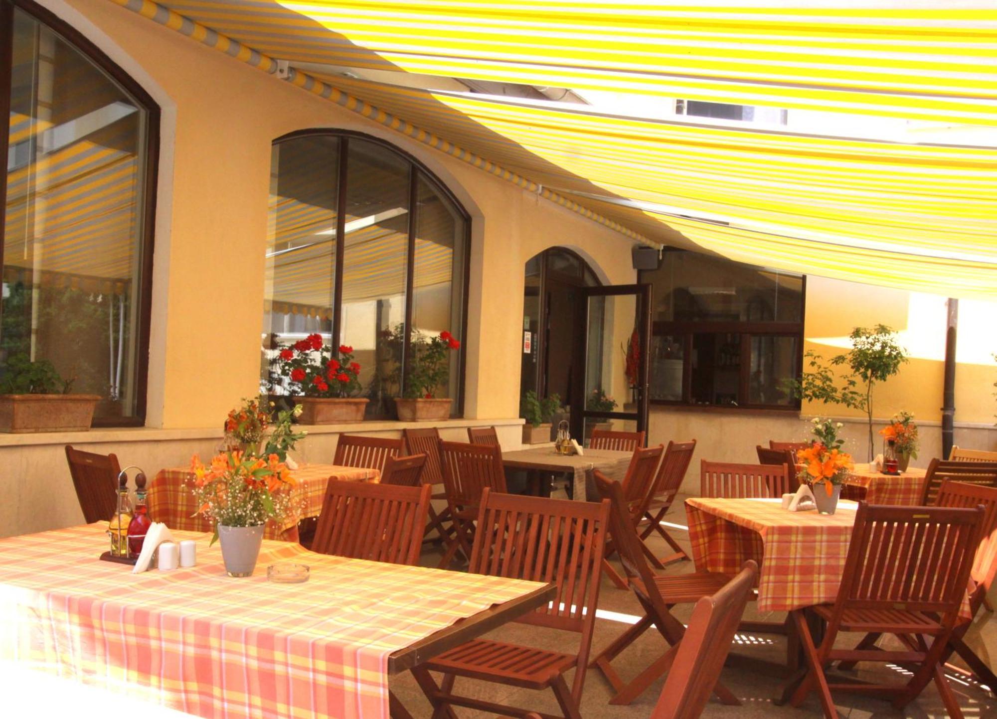 Asti Arthotel Sinemoretz Esterno foto
