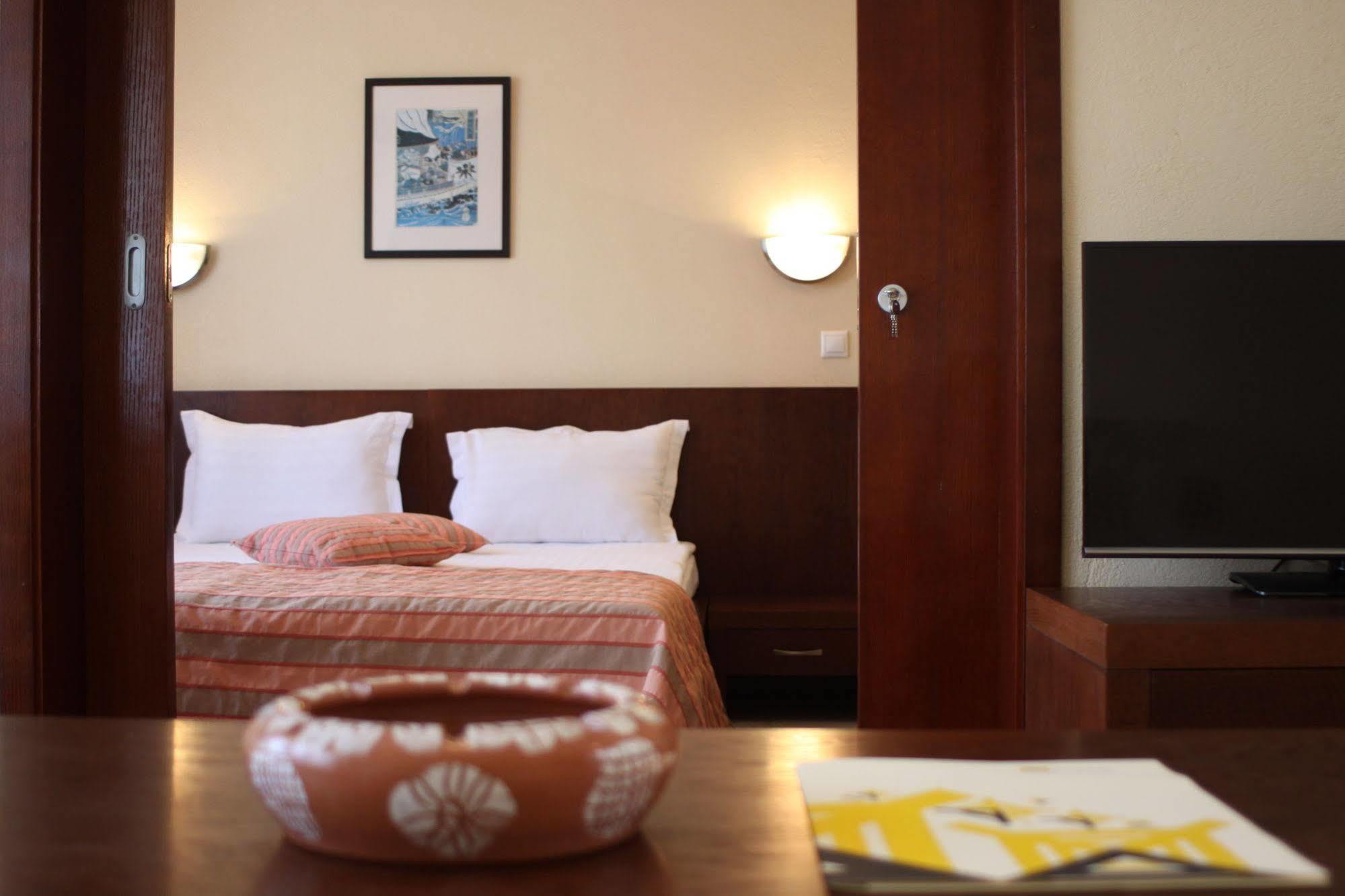 Asti Arthotel Sinemoretz Esterno foto
