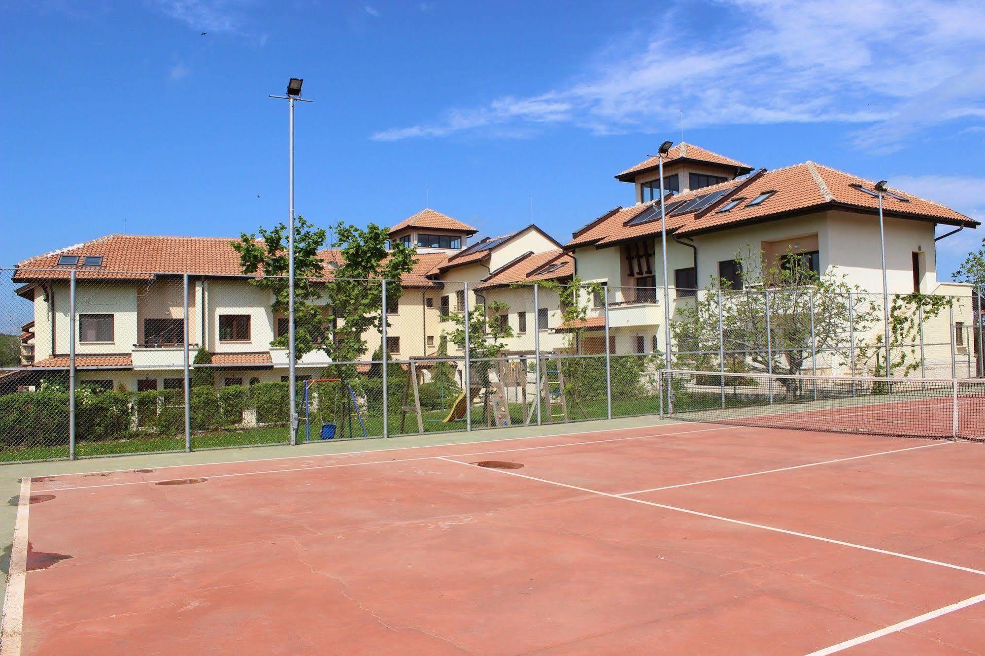 Asti Arthotel Sinemoretz Esterno foto