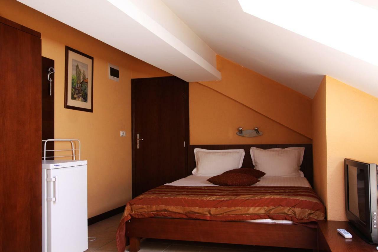 Asti Arthotel Sinemoretz Esterno foto